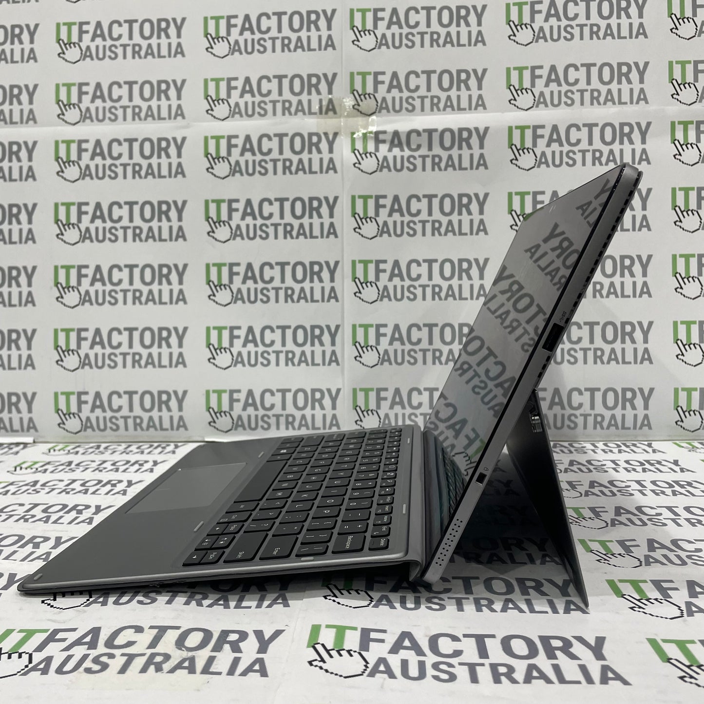 Dell Latitude 7210 12.3" 2-in-1 Tablet Laptop, 8GB RAM, i5 10th Gen, 256GB SSD