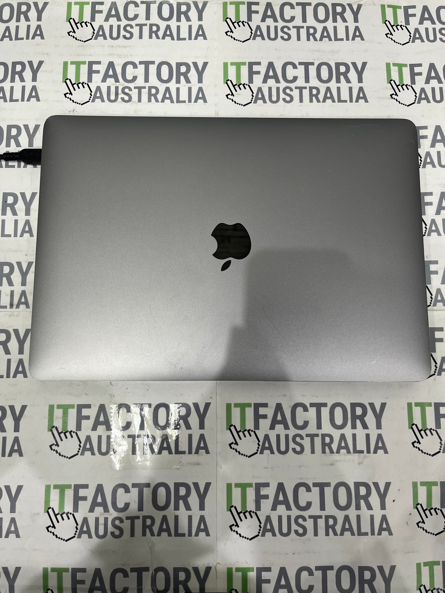 Apple MacBook Pro A1989 13" Laptop, 8GB RAM, i5 8th Gen, 256GB SSD