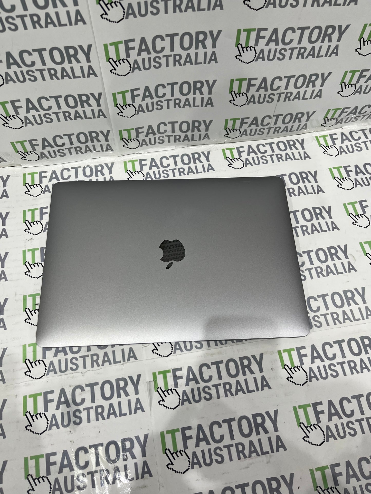 MacBook Air A2179 13" Laptop, 8GB RAM, i5 8th Gen,256GB SSD