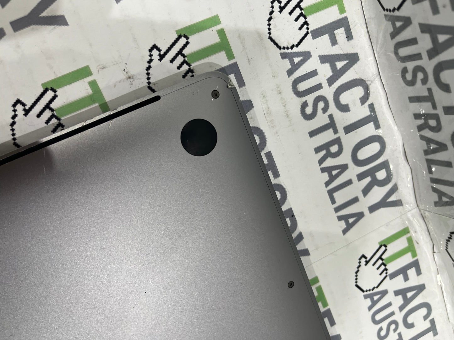 MacBook Pro A1989 13" Laptop, 8GB RAM, i5 8th Gen, 256GB SSD