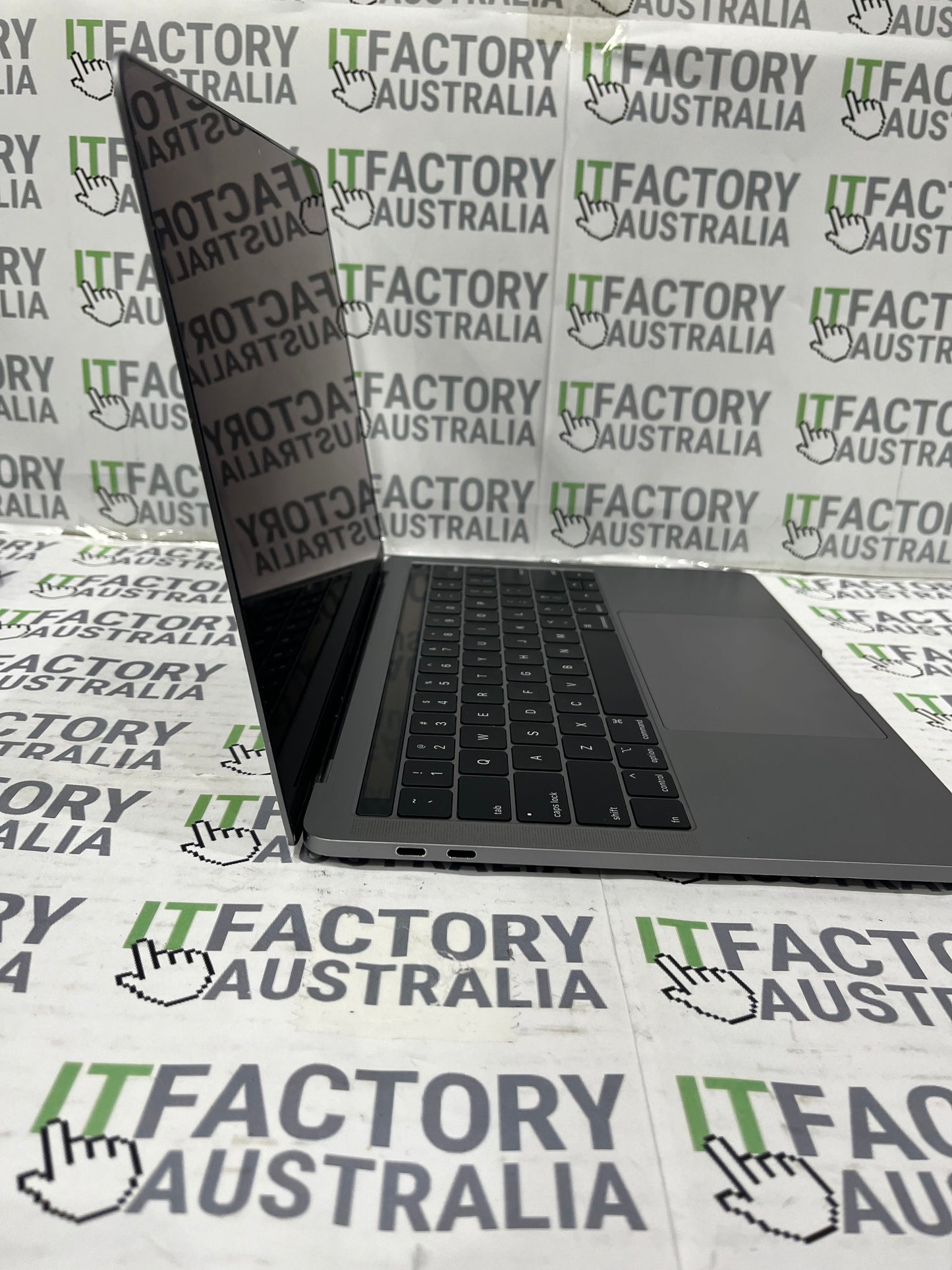 MacBook Pro A1989 13" Laptop, 8GB RAM, i5 8th Gen, 256GB SSD