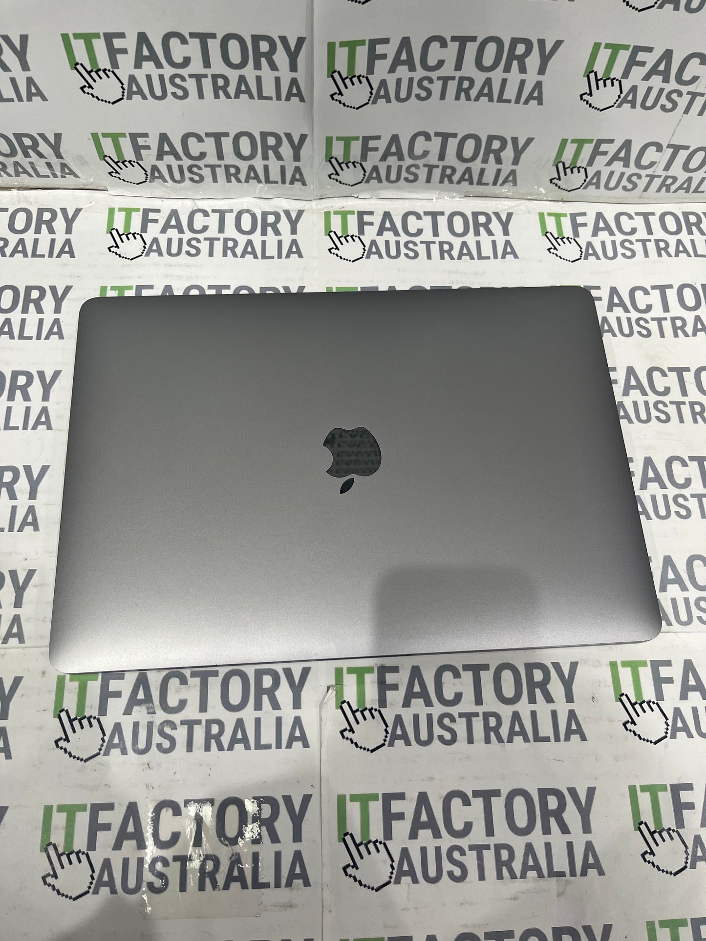 MacBook Pro 13" A2289, Laptop, 8GB RAM, i5 GEN 8, 512GB SSD