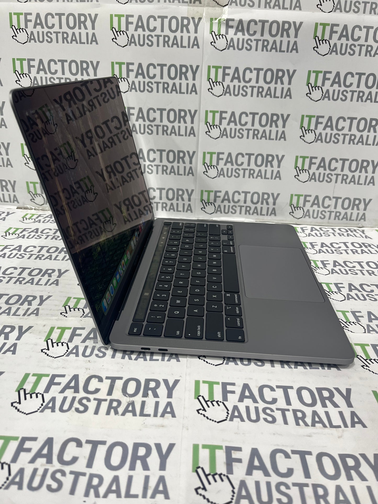 MacBook Pro 13" A2289, Laptop, 8GB RAM, i5 GEN 8, 512GB SSD