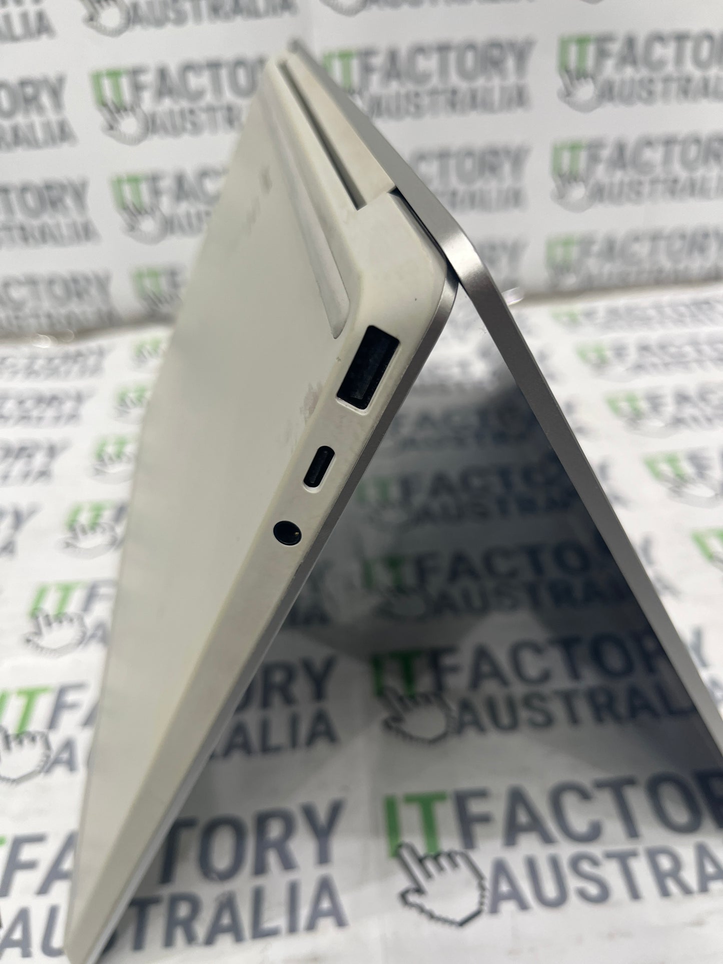 Microsoft Surface Laptop Go Intel i5 10th Gen 8GB RAM 256GB SSD 12.4" Win 11