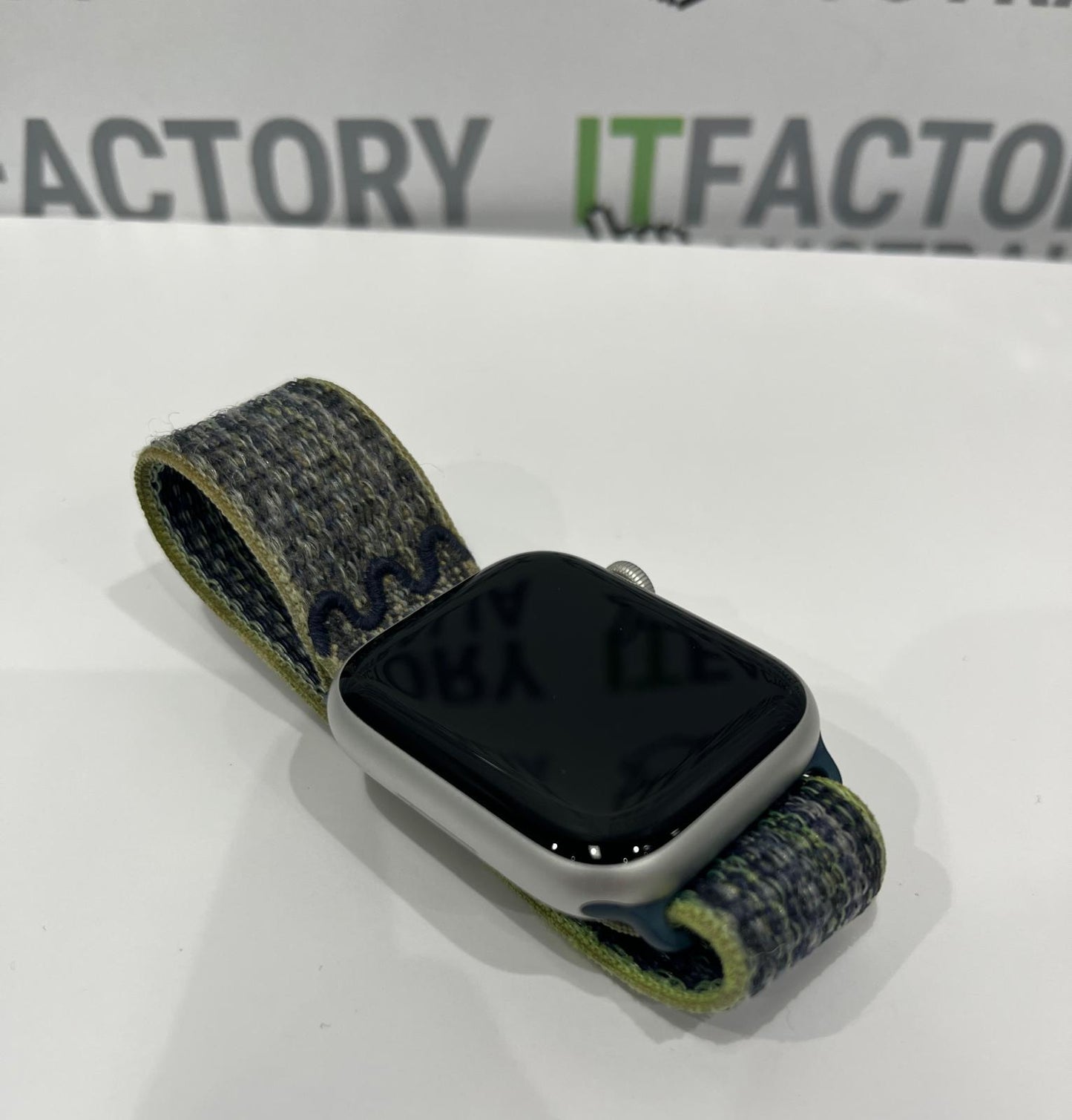 Apple Watch Series 9 A2980 45mm GPS Aluminium Ceramic - Silver