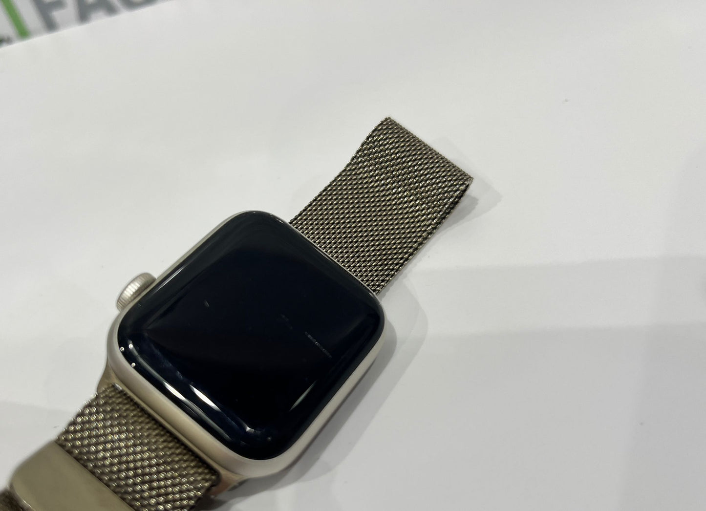 Apple Watch SE 2nd Gen A2722 40mm GPS Aluminium - Silver with Milanese Band