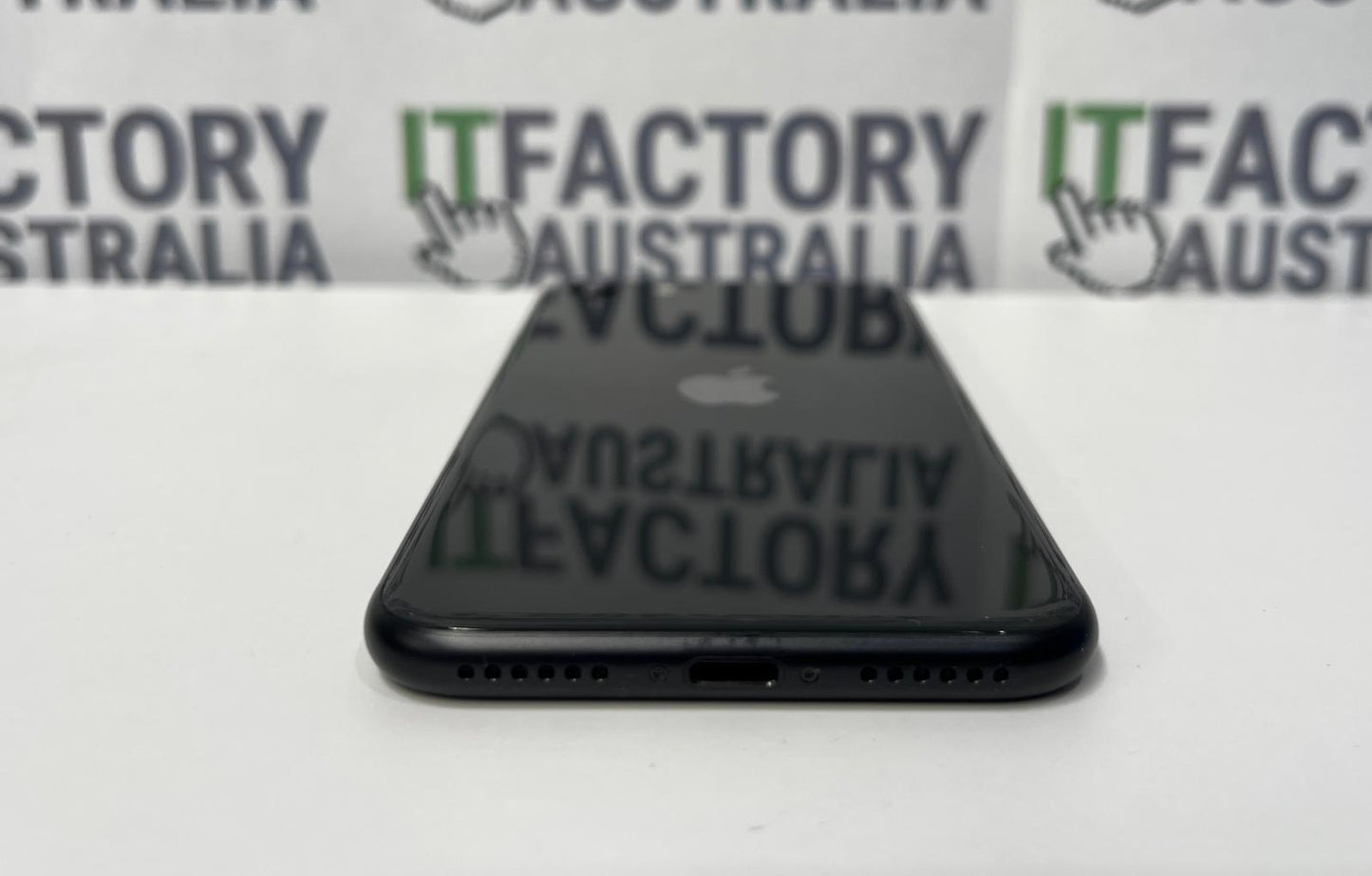 Apple iPhone SE 2nd Gen (2020) 128GB A2296 - Black (81% BH)