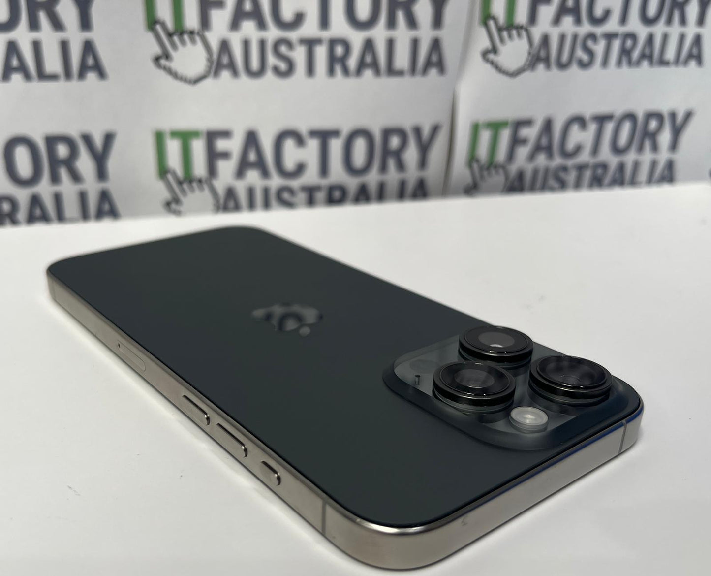 Apple iPhone 15 Pro Max 256GB Natural Titanium A3106 (90% BH)